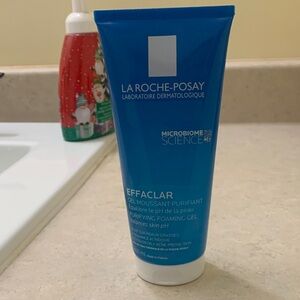 La Roche Posay 
Blue Purifying Foaming Gel